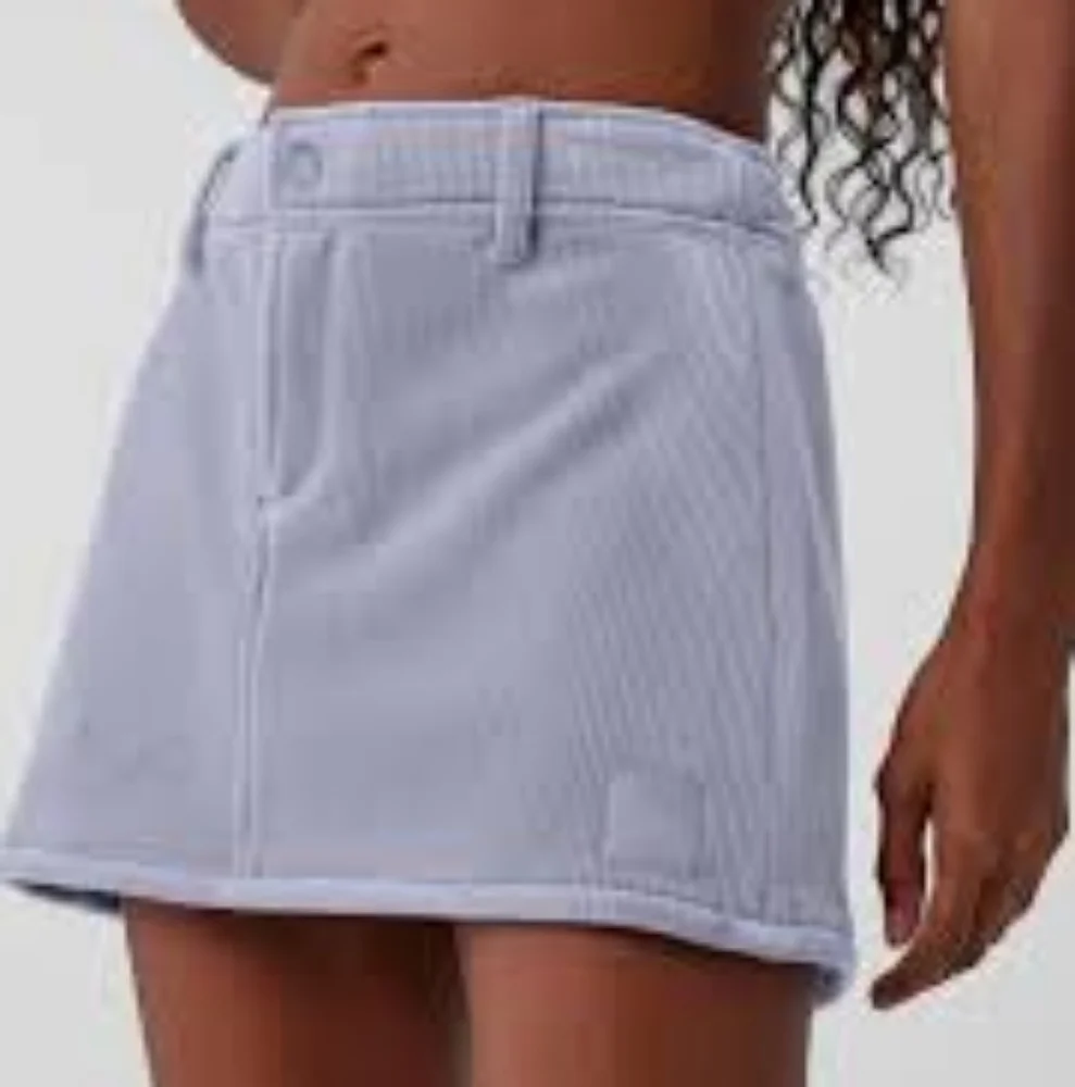 Alo Yoga Velour Baller Skirt in Fog sz MEDIUM